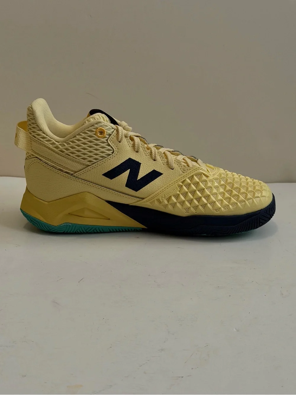 💠 NWT New Balance Coco CG2 Tennis Shoes Yellow Navy Size 8.5W Wide